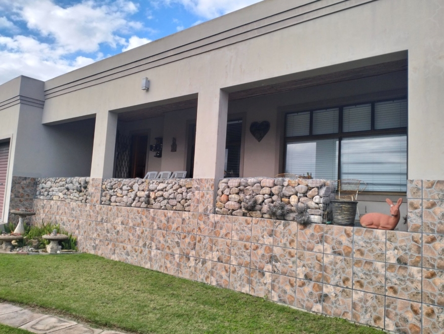 3 Bedroom Property for Sale in Reebok Western Cape